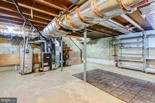 214 DARWIN DR, Newark, DE 19711