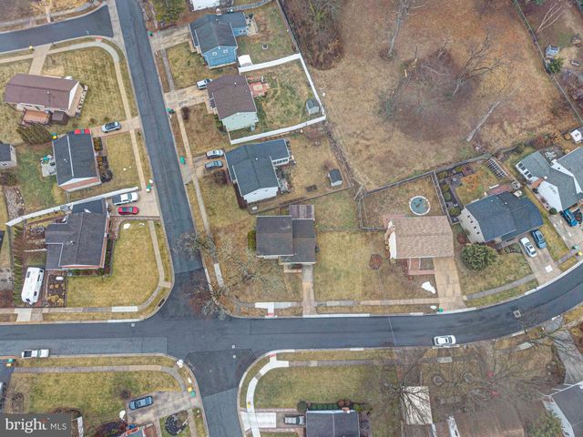 214 DARWIN DR, Newark, DE 19711