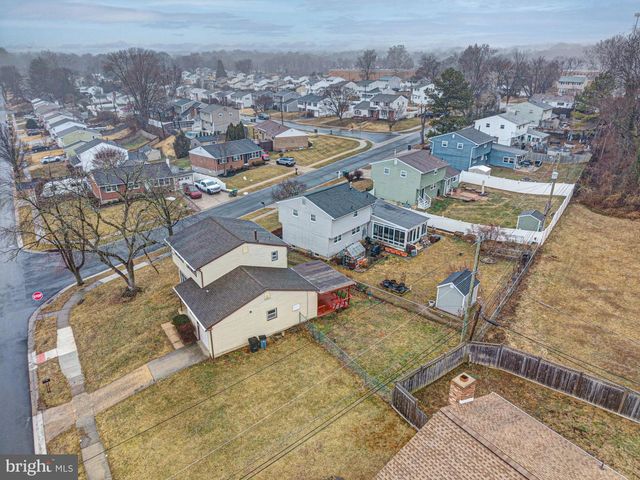 214 DARWIN DR, Newark, DE 19711