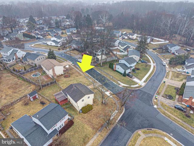 214 DARWIN DR, Newark, DE 19711