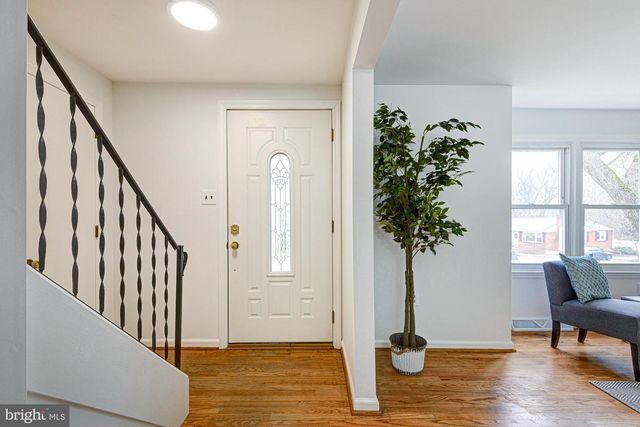 214 DARWIN DR, Newark, DE 19711