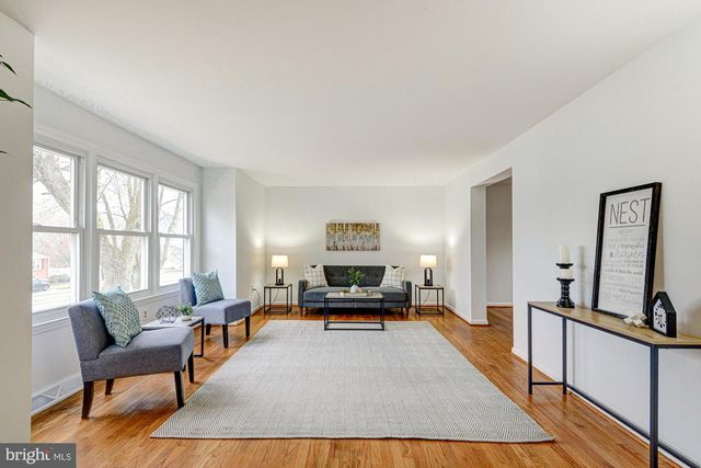 214 DARWIN DR, Newark, DE 19711