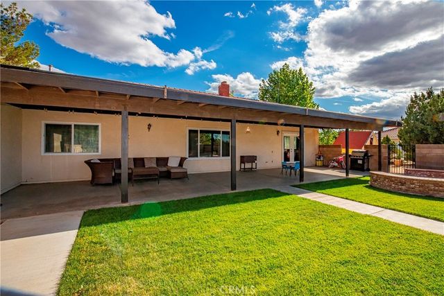 2257 West Avenue N8, Palmdale, CA 93551