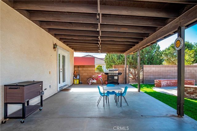 2257 West Avenue N8, Palmdale, CA 93551