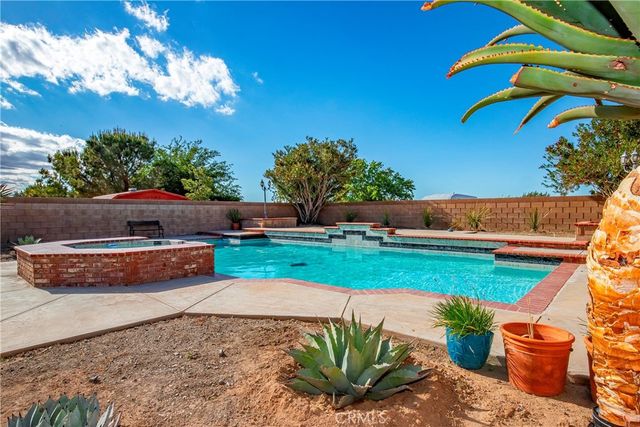 2257 West Avenue N8, Palmdale, CA 93551