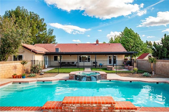 2257 West Avenue N8, Palmdale, CA 93551