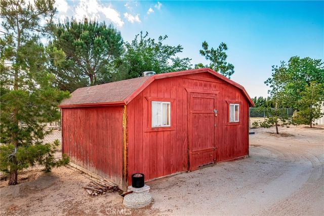 2257 West Avenue N8, Palmdale, CA 93551
