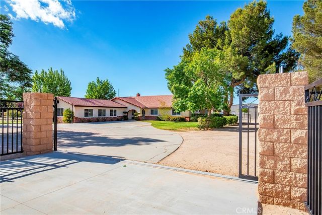 2257 West Avenue N8, Palmdale, CA 93551