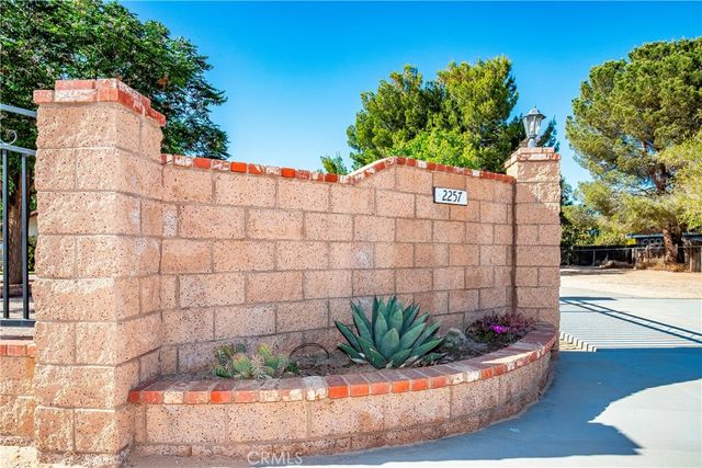 2257 West Avenue N8, Palmdale, CA 93551