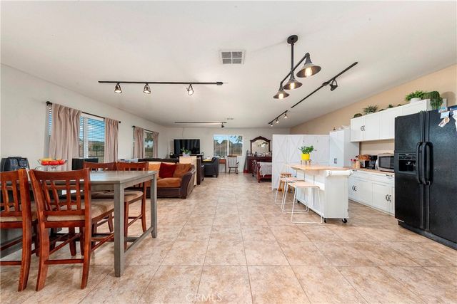 2257 West Avenue N8, Palmdale, CA 93551