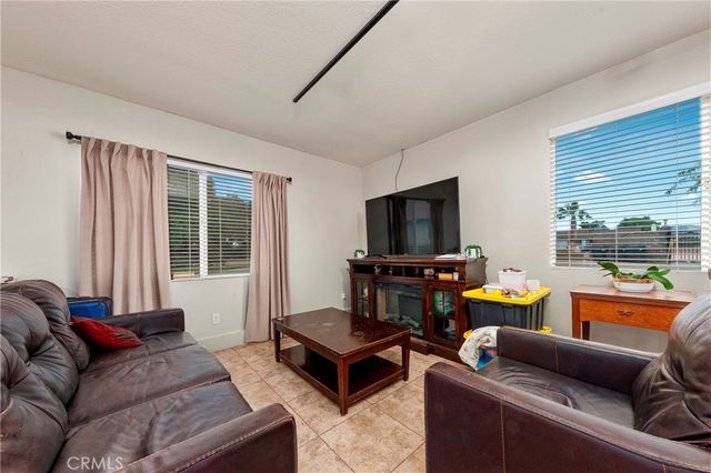 2257 West Avenue N8, Palmdale, CA 93551