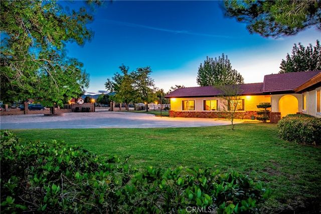 2257 West Avenue N8, Palmdale, CA 93551