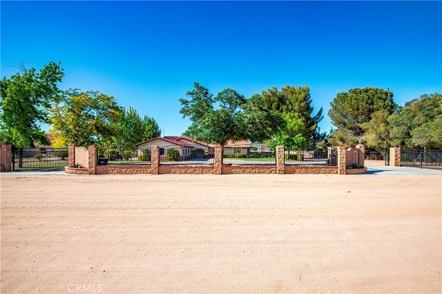 2257 West Avenue N8, Palmdale, CA 93551