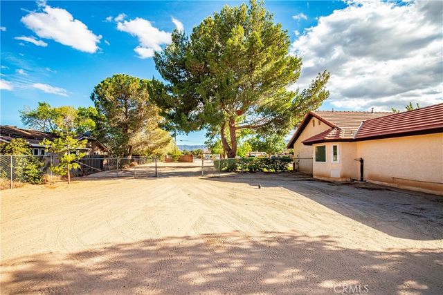2257 West Avenue N8, Palmdale, CA 93551