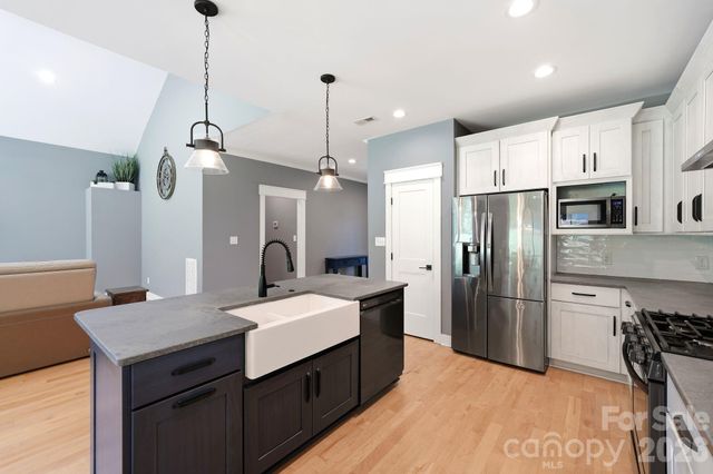 4072 Barbrick Street, Sherrills Ford, NC 28673