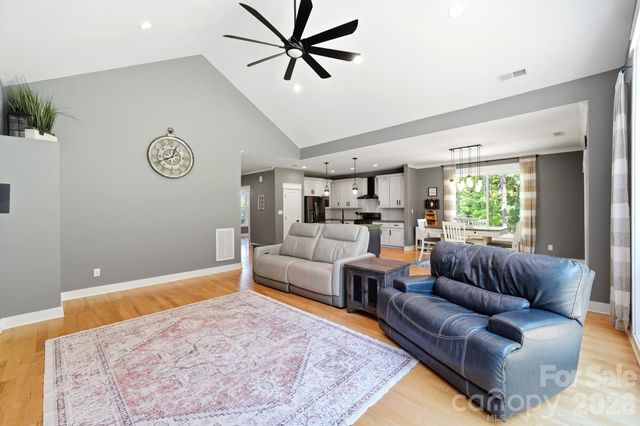 4072 Barbrick Street, Sherrills Ford, NC 28673