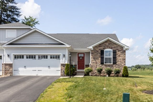 106 Jessica Ct, Chippewa Twp, PA 15010