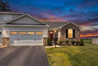 106 Jessica Ct, Chippewa Twp, PA 15010
