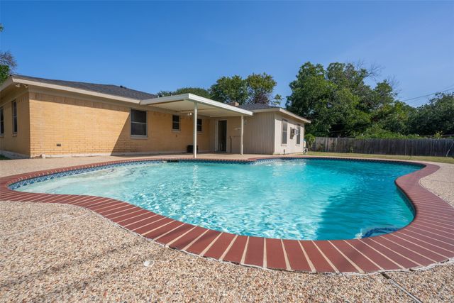 637 Pinto Lane, Saginaw, TX 76179
