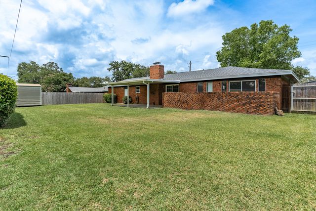 310 NW Jonquil Avenue, Fort Walton Beach, FL 32548