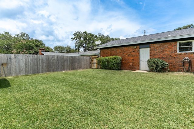 310 NW Jonquil Avenue, Fort Walton Beach, FL 32548