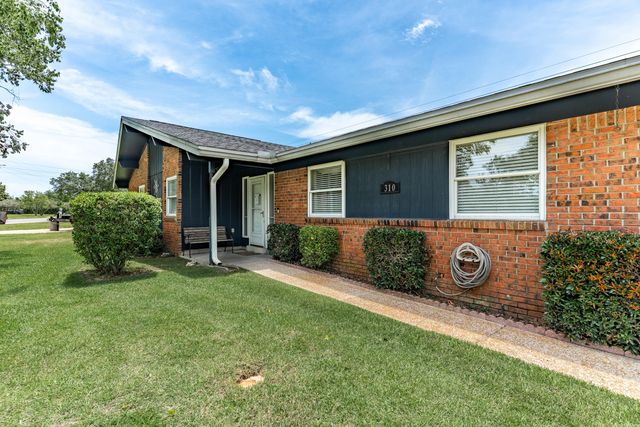 310 NW Jonquil Avenue, Fort Walton Beach, FL 32548