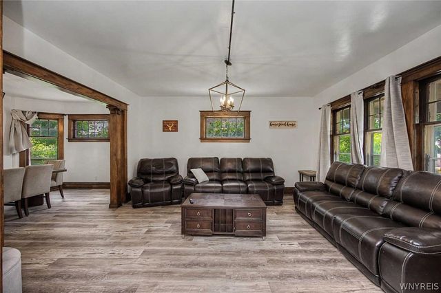 1623 10th Street, Niagara Falls, NY 14305