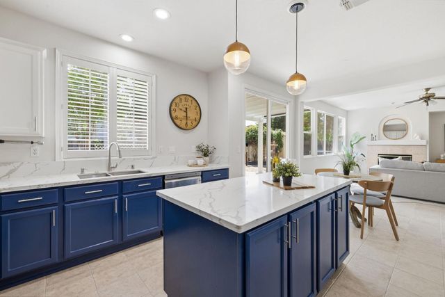 270 Belfont Cir, Sacramento, CA 95835