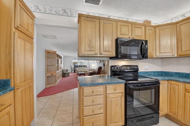 634 Hummingbird Lane, Delray Beach, FL 33445