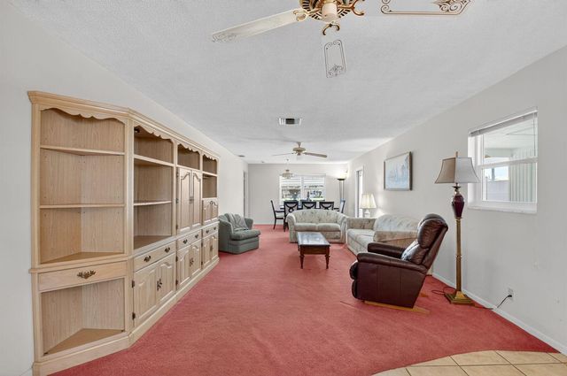 634 Hummingbird Lane, Delray Beach, FL 33445