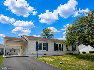 68 WESTVIEW TER, Womelsdorf, PA 19567