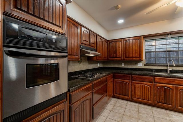 313 Xanthisma Avenue, Mcallen, TX 78504