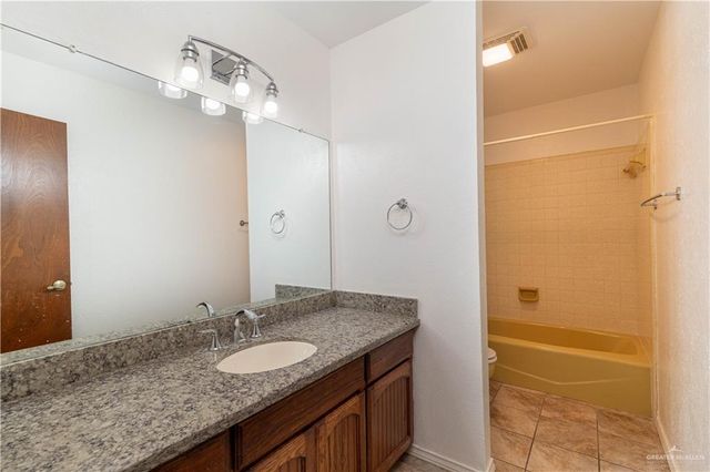 313 Xanthisma Avenue, Mcallen, TX 78504