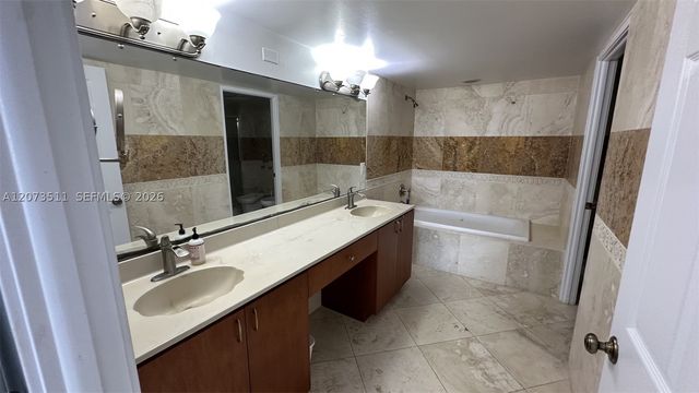 210 174th St 1119, Sunny Isles Beach, FL 33160