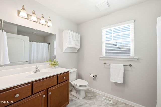 2208 Hiwassee Drive, Kingsport, TN 37664