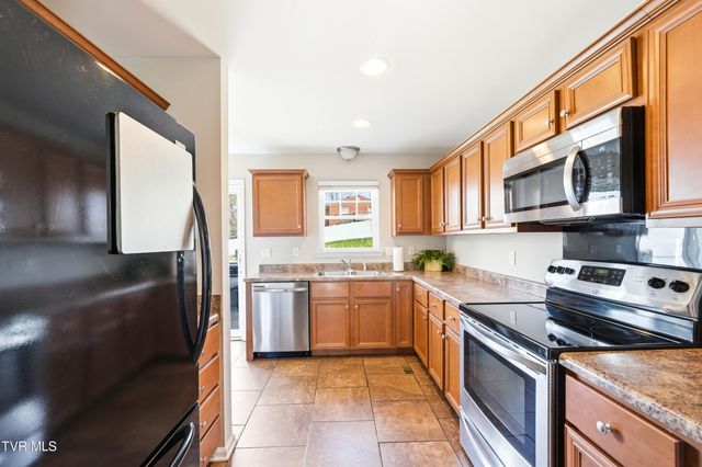 2208 Hiwassee Drive, Kingsport, TN 37664