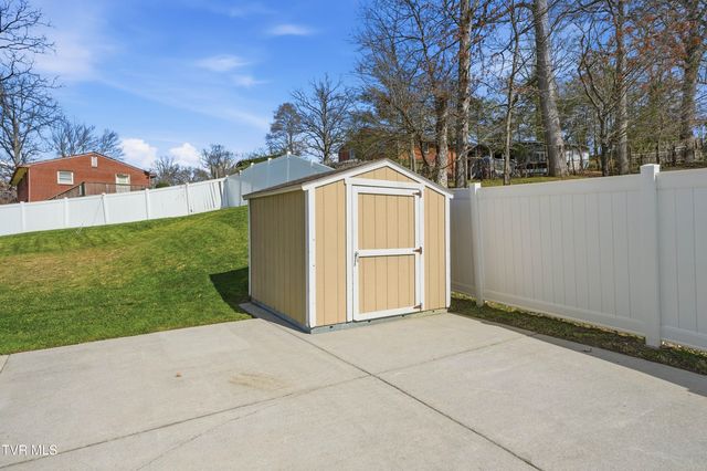 2208 Hiwassee Drive, Kingsport, TN 37664