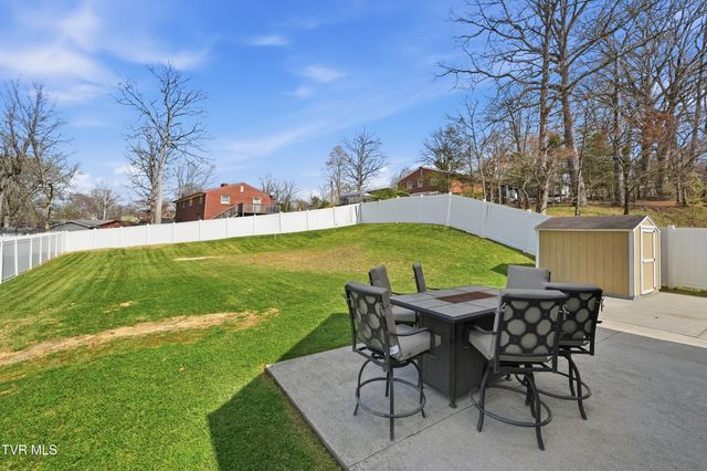 2208 Hiwassee Drive, Kingsport, TN 37664