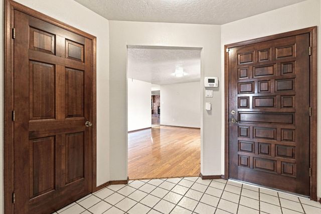 1301 Ridgecrest Loop SE, Albuquerque, NM 87108