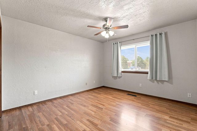 1301 Ridgecrest Loop SE, Albuquerque, NM 87108