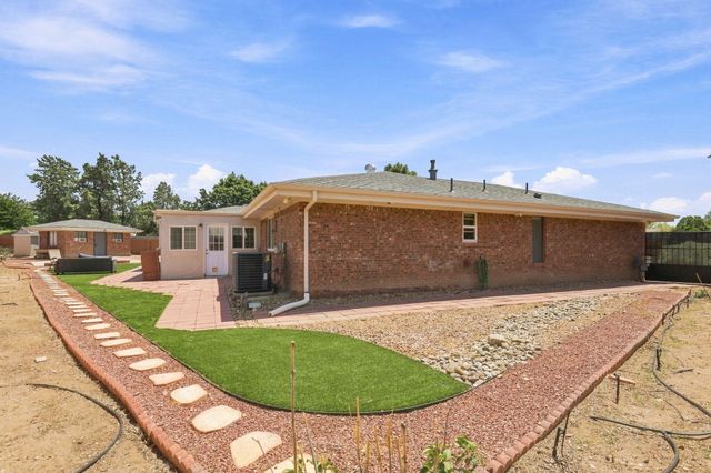 1301 Ridgecrest Loop SE, Albuquerque, NM 87108