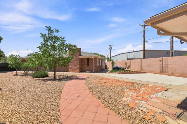 1301 Ridgecrest Loop SE, Albuquerque, NM 87108