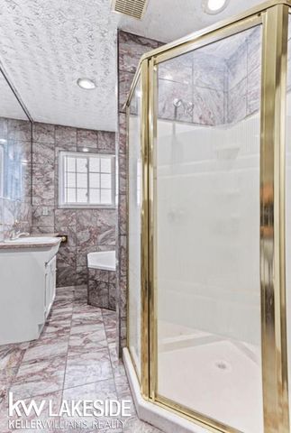 18130 Roseland Boulevard, Lathrup Village, MI 48076