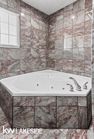 18130 Roseland Boulevard, Lathrup Village, MI 48076