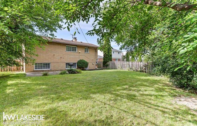 18130 Roseland Boulevard, Lathrup Village, MI 48076