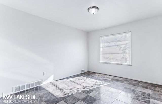 18130 Roseland Boulevard, Lathrup Village, MI 48076