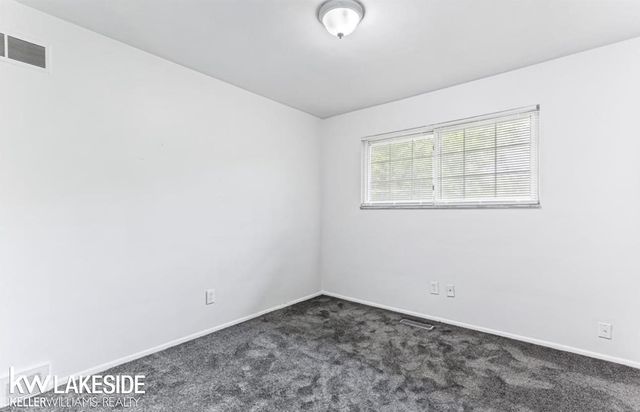 18130 Roseland Boulevard, Lathrup Village, MI 48076