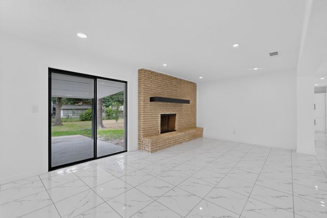 2821 Mccarley Drive, Commerce, TX 75428