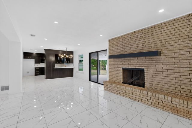 2821 Mccarley Drive, Commerce, TX 75428