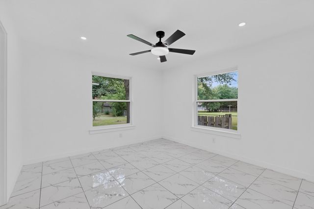 2821 Mccarley Drive, Commerce, TX 75428